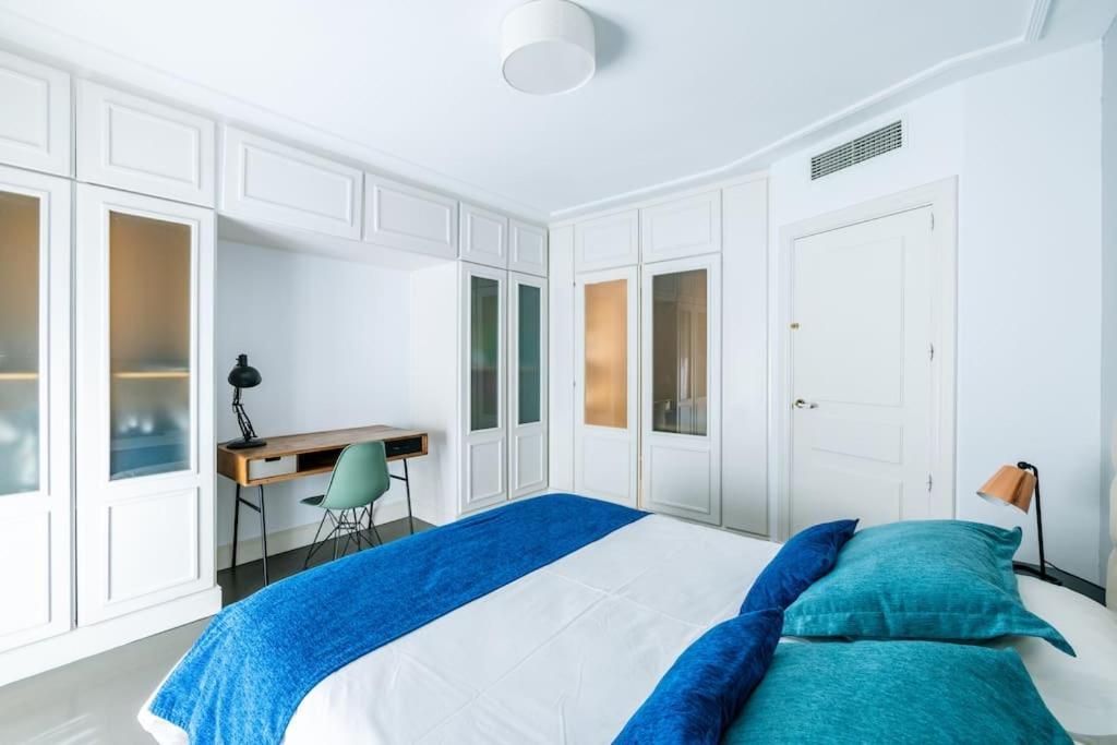 Appartement Amazing Flat 5 Balconies In Chueca - Gran Via à Madrid Extérieur photo