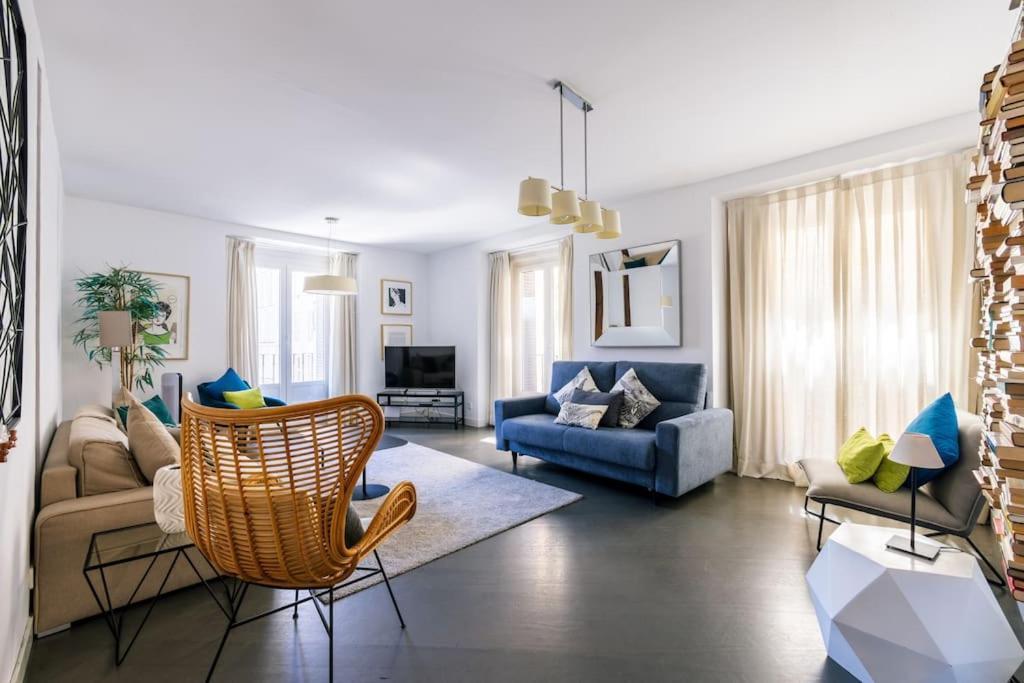 Appartement Amazing Flat 5 Balconies In Chueca - Gran Via à Madrid Extérieur photo