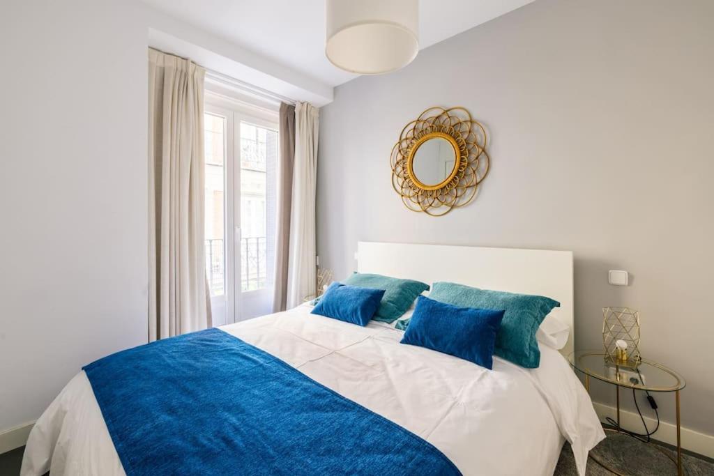 Appartement Amazing Flat 5 Balconies In Chueca - Gran Via à Madrid Extérieur photo